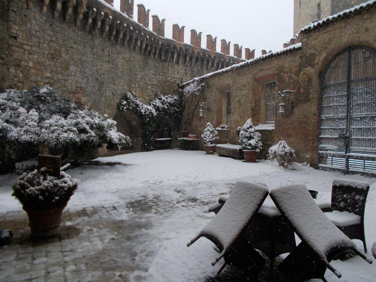Hotel Castello Di Vigoleno Kültér fotó