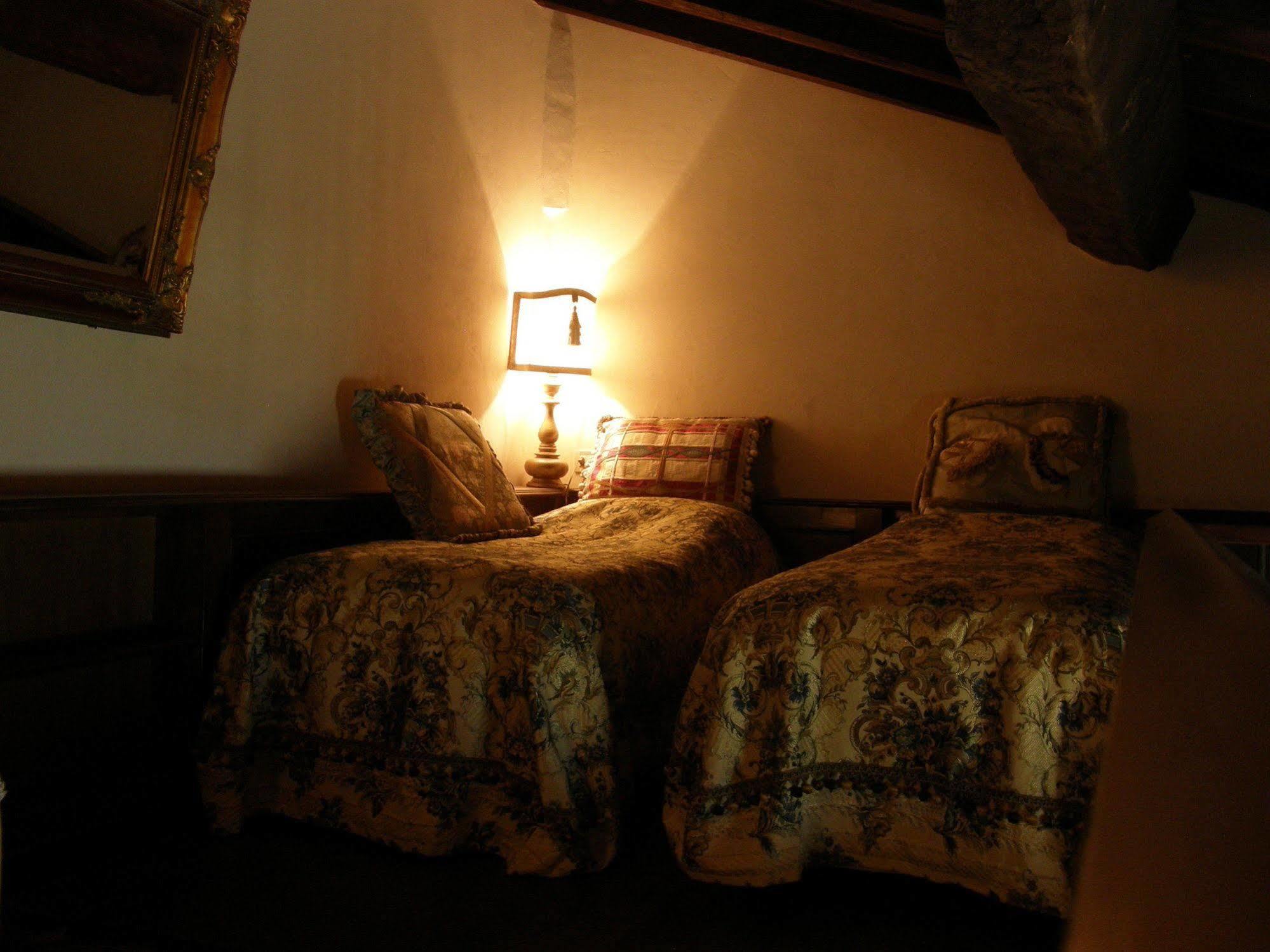 Hotel Castello Di Vigoleno Kültér fotó