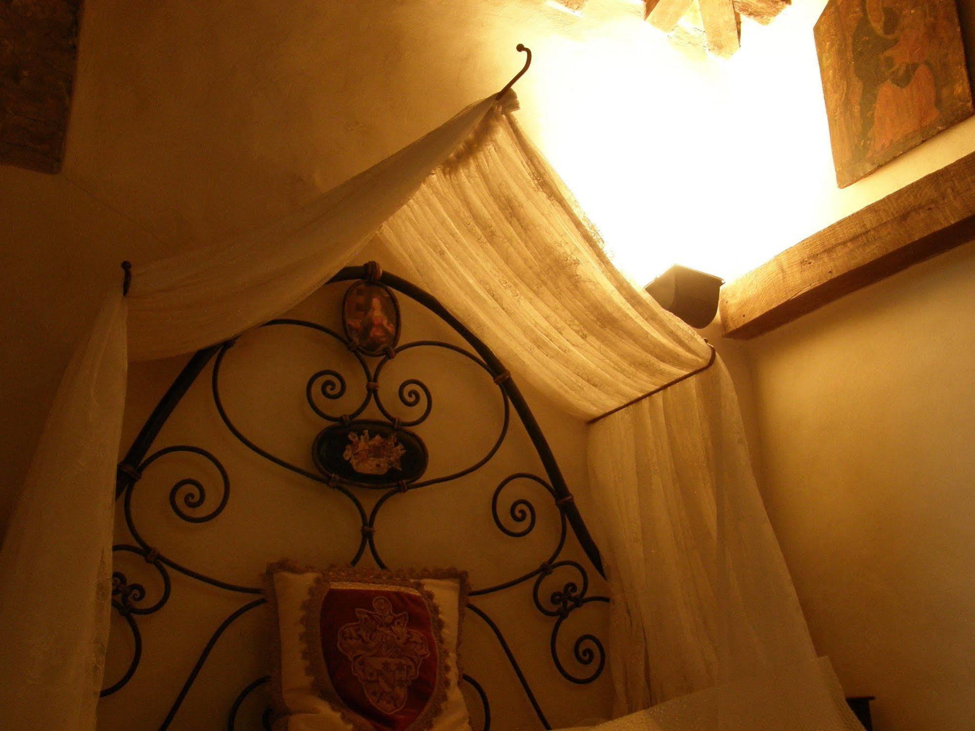 Hotel Castello Di Vigoleno Kültér fotó